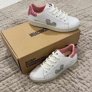 MASTER OF ARTS - Disney -GLITTER !!! White and Pink Sneakers NEW WITH TAGS